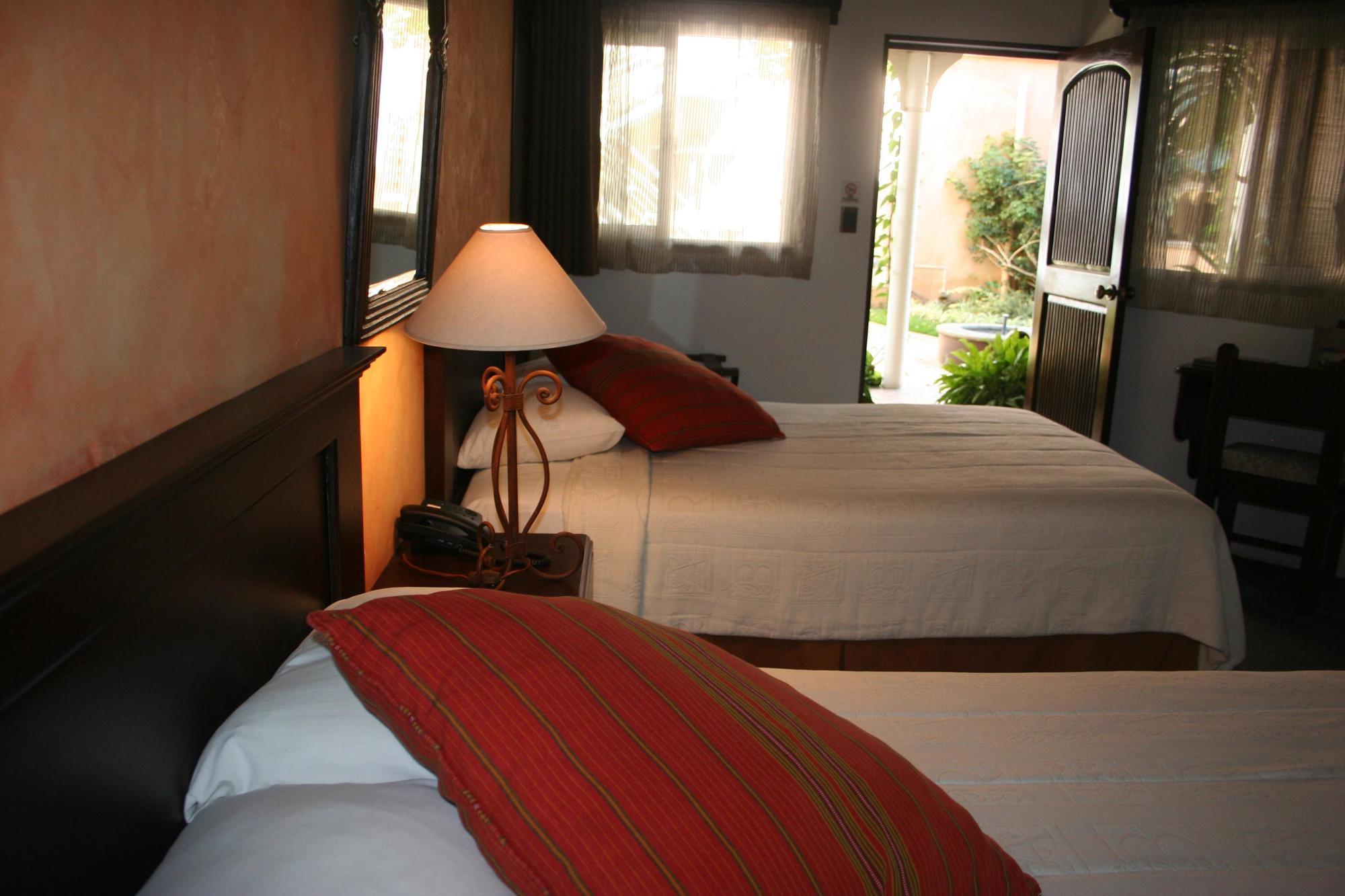 Hotel Ciudad Vieja Ville de Guatemala Extérieur photo